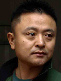 赵崼